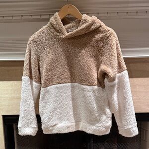 Plush Two-Tone Turtleneck Sherpa Sweater - Cream and Tan